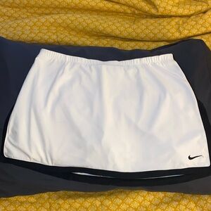 Women’s Medium Nike Skirt with undershorts